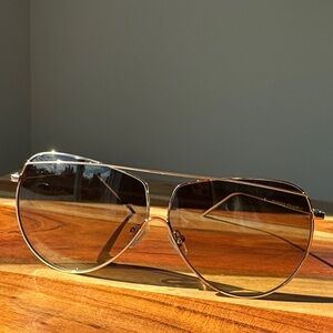 Diff eyewear Maeve gold green Aviator Sunglasses new with case